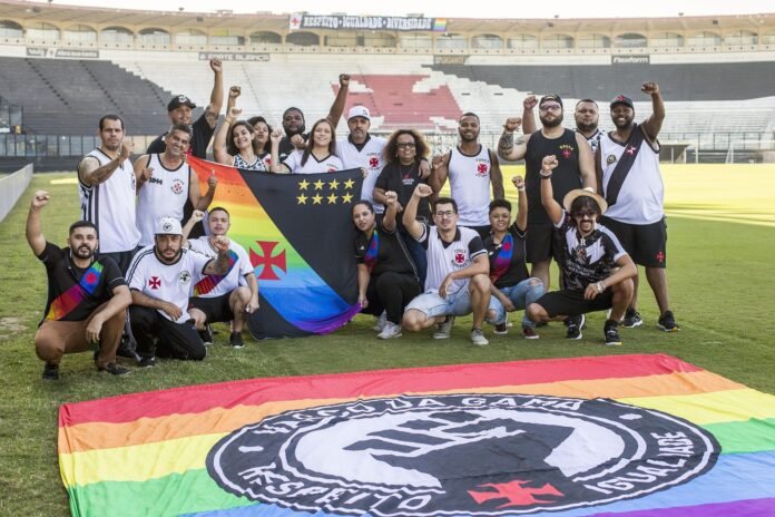 Torcida Do Vasco Assume Protagonismo Na Luta Contra Homofobia E