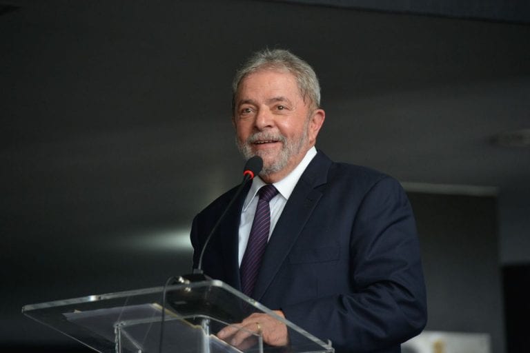 STJ reduz pena de Lula de 12 para 8 anos de prisão