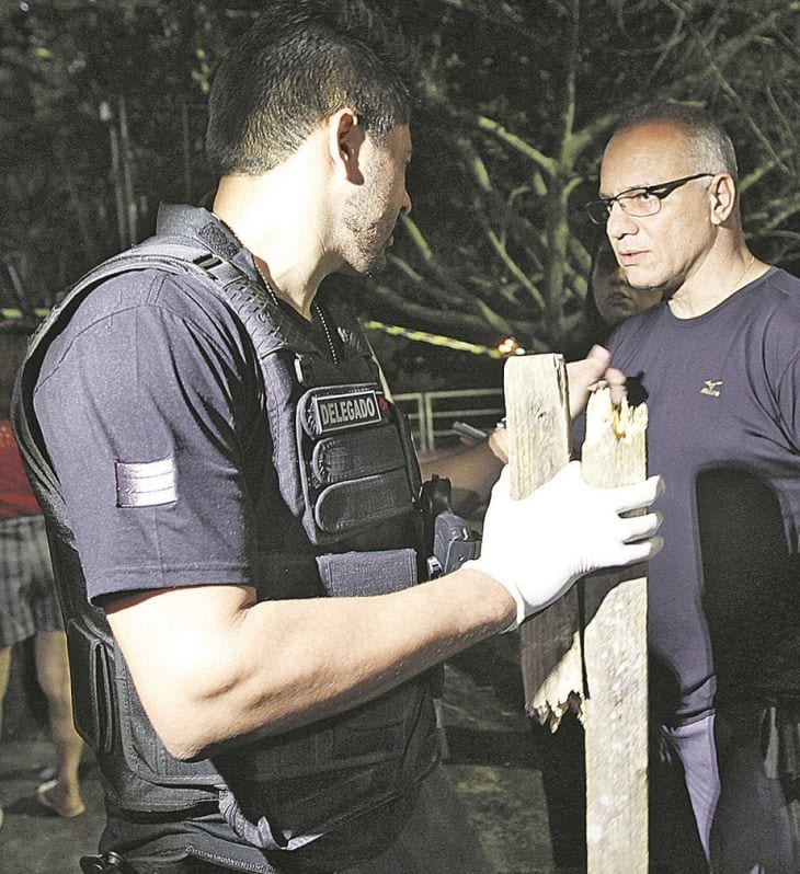 Suspeitos de matar homem a pauladas na Praia da Costa são presos por Secretário de Segurança no sábado (1)