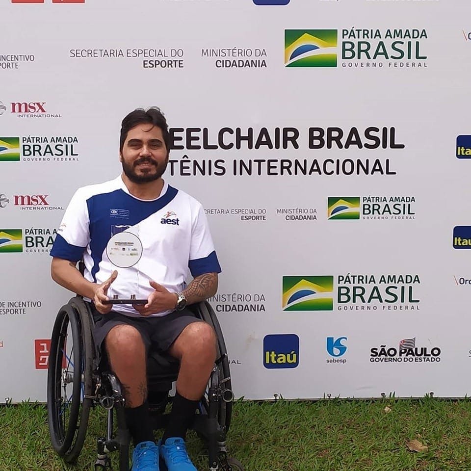 Tenista capixaba conquista medalha de ouro em competição internacional