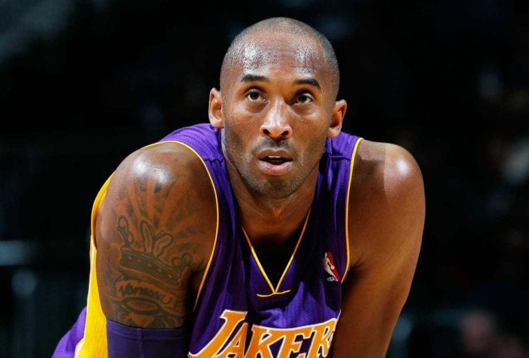 Jogador de Basquete Kobe Bryant morre em acidente de helicóptero nos EUA