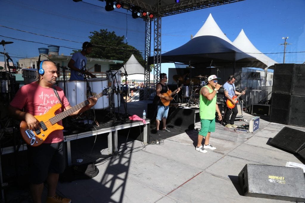 Praias de Presidente Kennedy com programação musical e esportiva