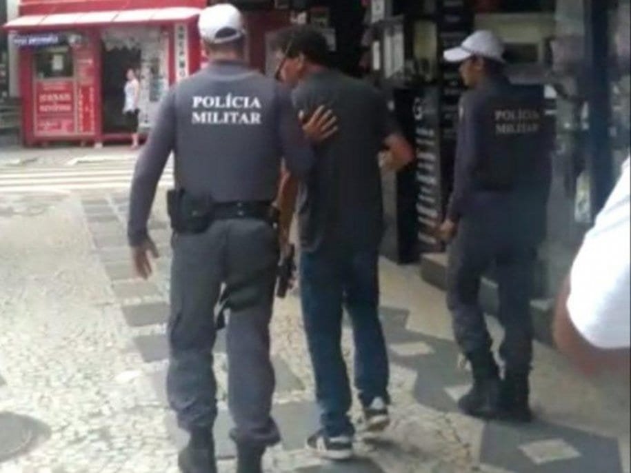 Bêbado é detido após causar acidente no Centro de Cachoeiro