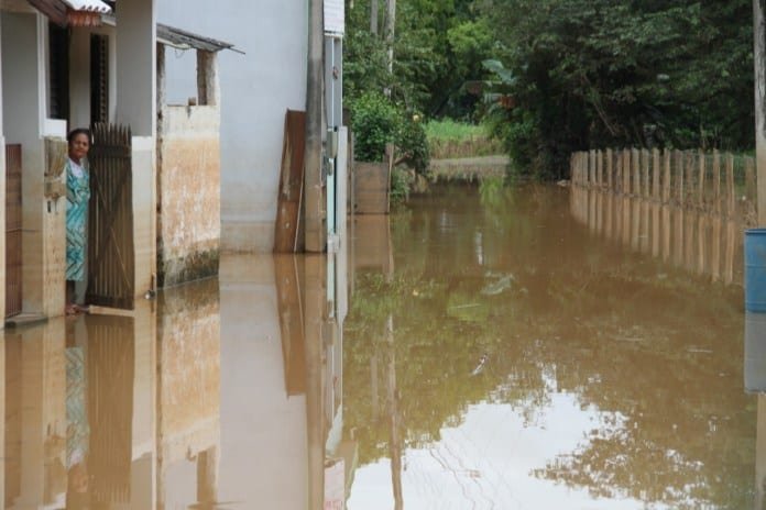 Casas alagadas em Mimoso do Sul-ES após Rio Itabapoana transbordar - Foto: Beto Barbosa