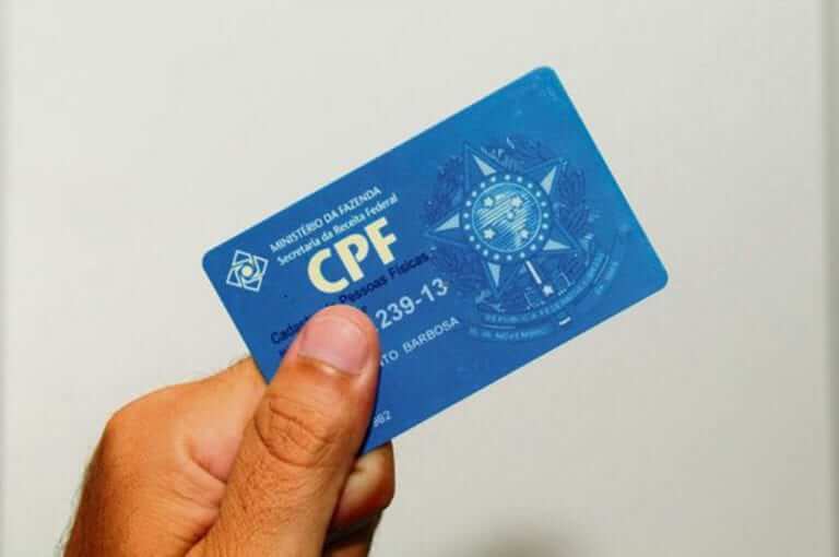 Juiz suspende exigência de regularizar CPF para receber auxílio de R$ 600