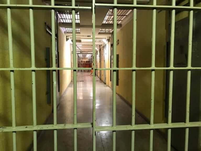 Coronavírus: Governo do ES suspende visita a detentos nos presídios