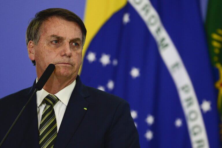 Advogados reforçam pedido de impeachment de Bolsonaro com caso Queiroz e ‘fuga’ de Weintraub