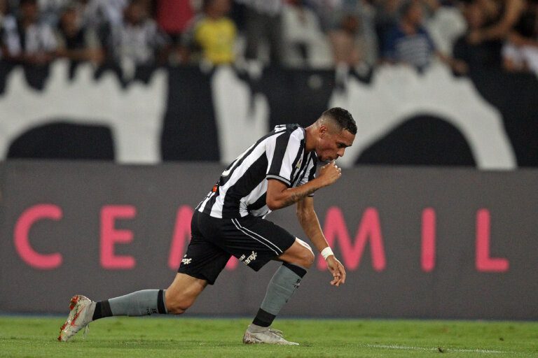 Luiz Fernando deve retornar no fim de semana ao time do Botafogo