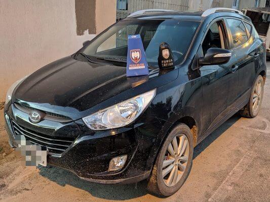 Carro roubado é encontrado em Marataizes
