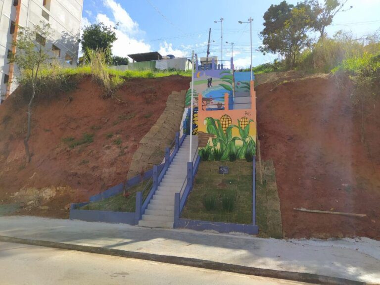 Pintura artística em escadaria homenageia escritores cachoeirenses - Prefeitura de Cachoeiro de Itapemirim