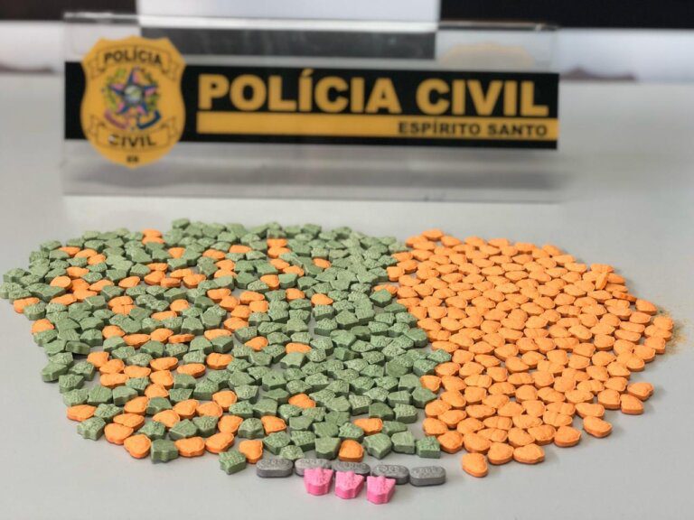 Policiais civis apreendem mais de 500 comprimidos de ecstasy com suspeitos de tráfico