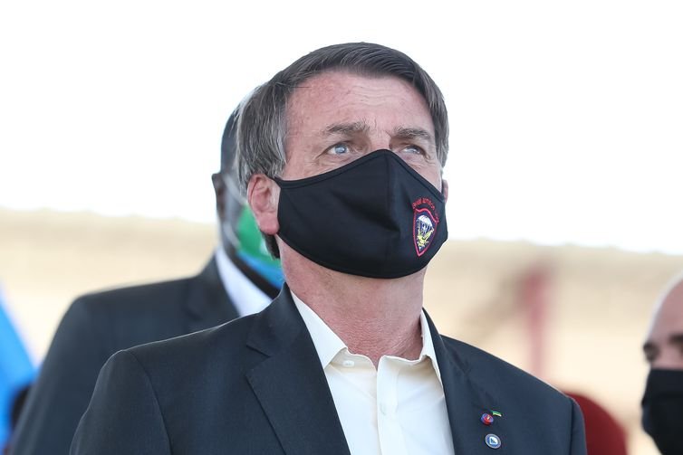 Bolsonaro sanciona medida que concede R$ 16 bi a estados e municípios