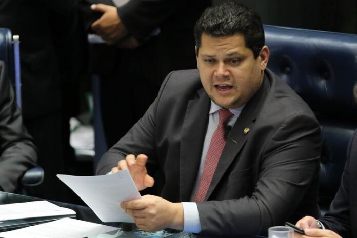 Congresso promulga MP que regulamenta auxílio a setor cultural