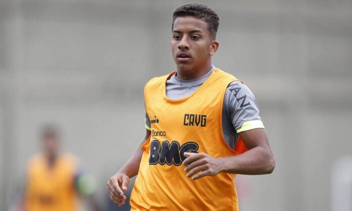 Atacante do Vasco testa positivo para covid-19 e está fora do clássico contra o Fluminense