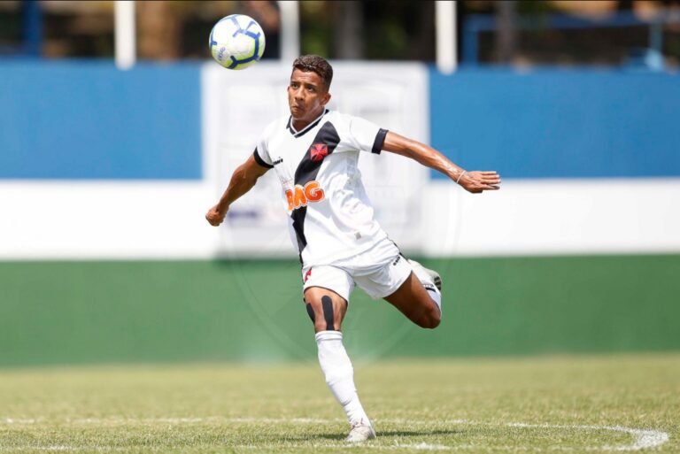 Depois de empate do Vasco, Vinícius diz que não há favoritos no Brasileiro