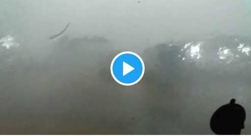Caminhoneiro reza e grava vídeo dentro de tornado em Santa Catarina