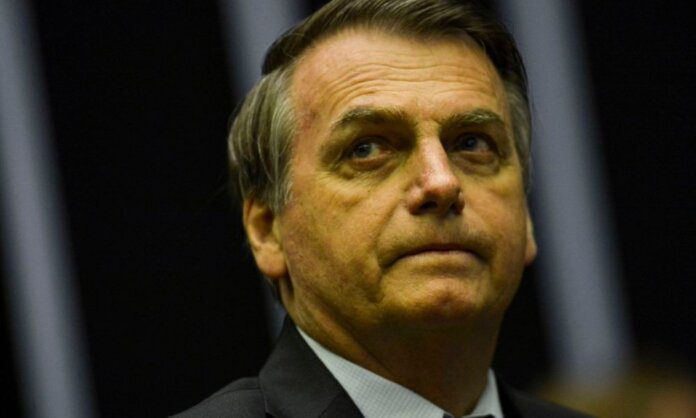 Bolsonaro barra perdão a dívidas tributárias de igrejas, mas sugere ao Congresso derrubada de veto
