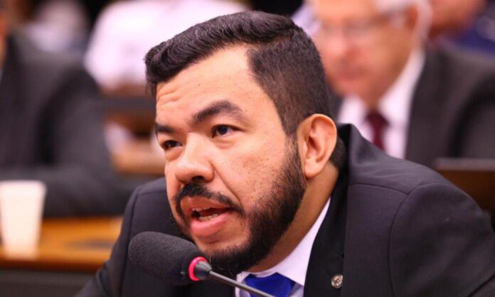 Deputado do PSL acusado de ‘rasteira’ para ficar com candidatura de prefeito terá que se explicar à Justiça Eleitoral