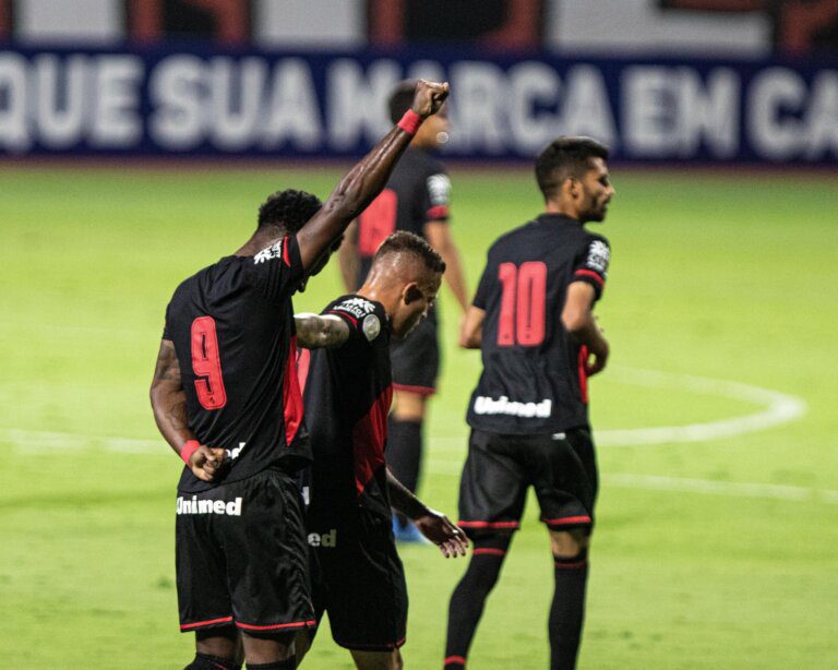 Após vencer o Flamengo, Atlético-GO encara o Sport pelo Brasileirão