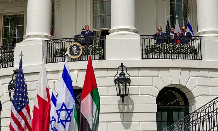 EUA: Acordo de paz entre Israel, Emirados Árabes Unidos e Bahrein é assinado na Casa Branca