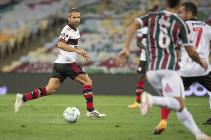 Diego comenta rodízio de Torrent no Flamengo