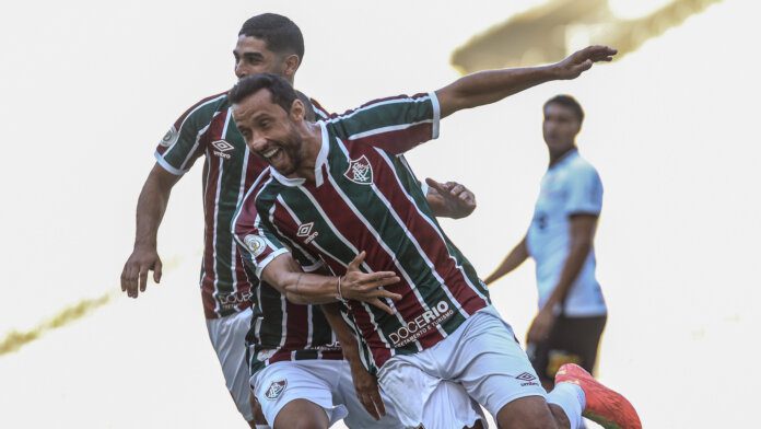 Autor de dois gols, Nenê comemora vitória sobre o Corinthians no Maracanã