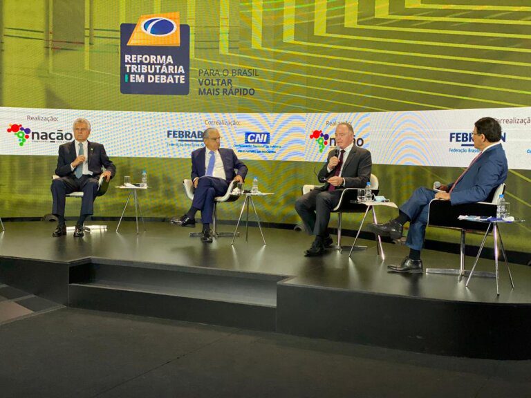 Governador Casagrande participa de debate sobre reforma tributária, em Brasília