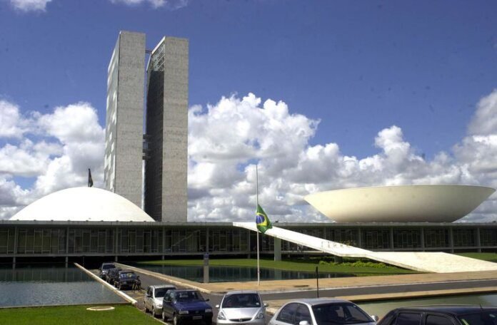 Senado aprova MP que amplia uso de assinatura digital