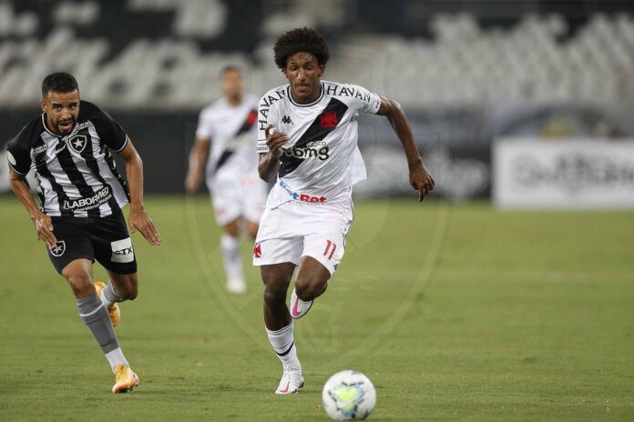 Ramon Menezes defende Talles Magno após derrota do Vasco para o Botafogo