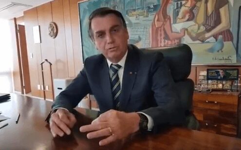 Bolsonaro afirma que não será mais criado Renda Brasil e que Bolsa Família vai continuar