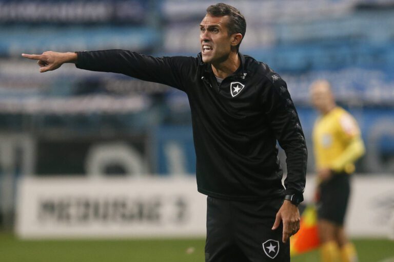Lazaroni elogia Cícero e defende Kalou após derrota do Botafogo