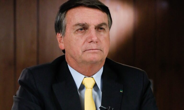 Cidadania avalia pedir impeachment se Bolsonaro vetar vacina