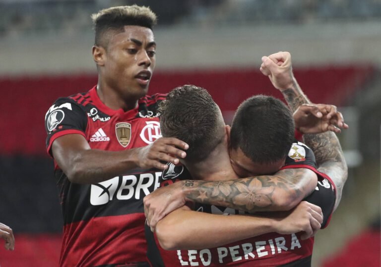 Flamengo e Internacional duelam pela liderança do Brasileiro no Beira-Rio