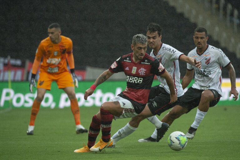 Flamengo não terá Arrasceta e Éverton Ribeiro pela primeira vez com Dome