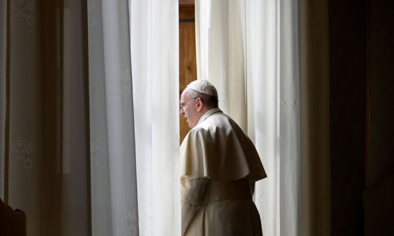 Papa Francisco ainda não se pronunciou sobre as igrejas incendiadas no Chile