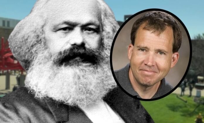 Professor de economia é proibido de dar curso de críticas ao marxismo para corpo discente