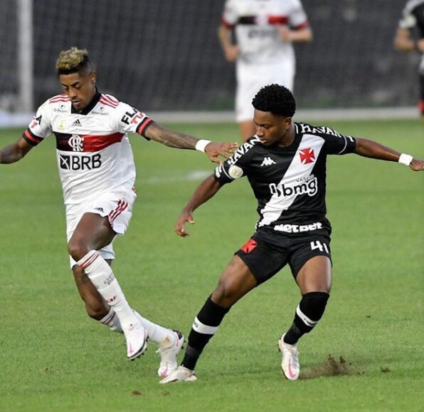 Cayo Tenório exalta chance em clássico entre Vasco e Flamengo