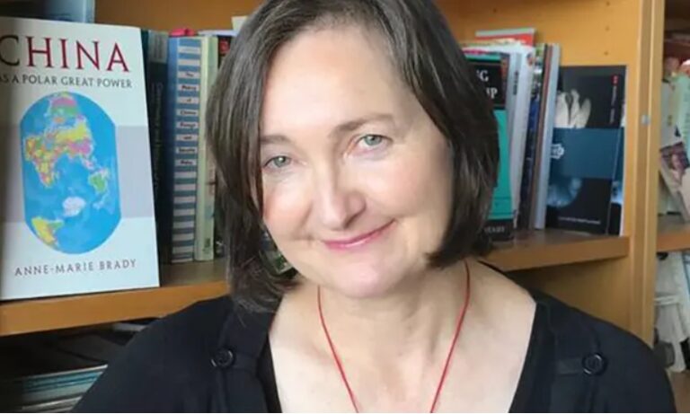 Associação Docentes Pela Liberdade escreve Carta Aberta em apoio à professora neozelandesa Anne-Marie Brady