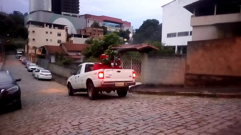 Carro fumacê reforça combate a mosquitos em bairros e distritos - Prefeitura de Cachoeiro de Itapemirim