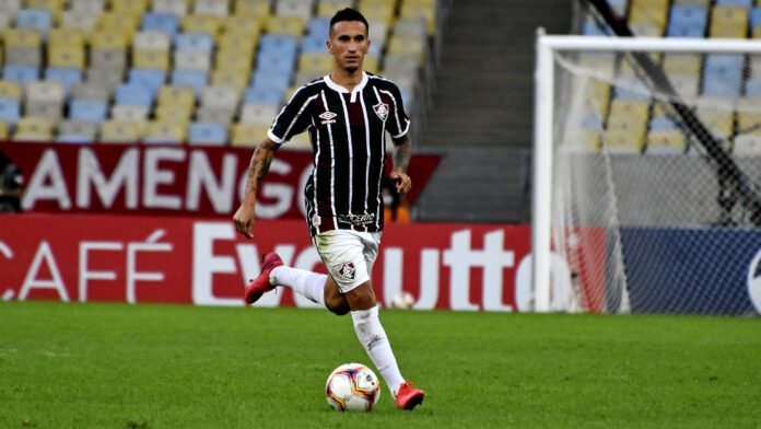 Contraproposta de Dodi seria muito superior ao valor oferecido pelo Fluminense para renovação