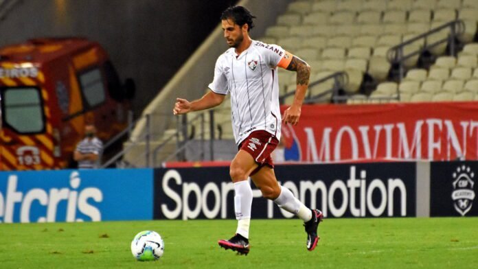 Volante Hudson, do Fluminense, testa positivo para covid-19
