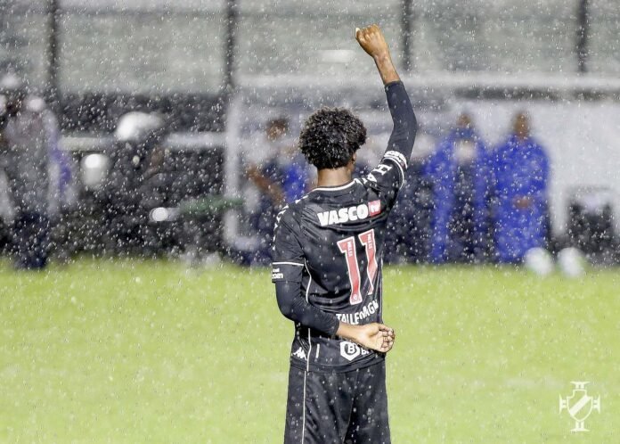 Talles Magno testa positivo para covid-19 e aumenta a lista de desfalques do Vasco