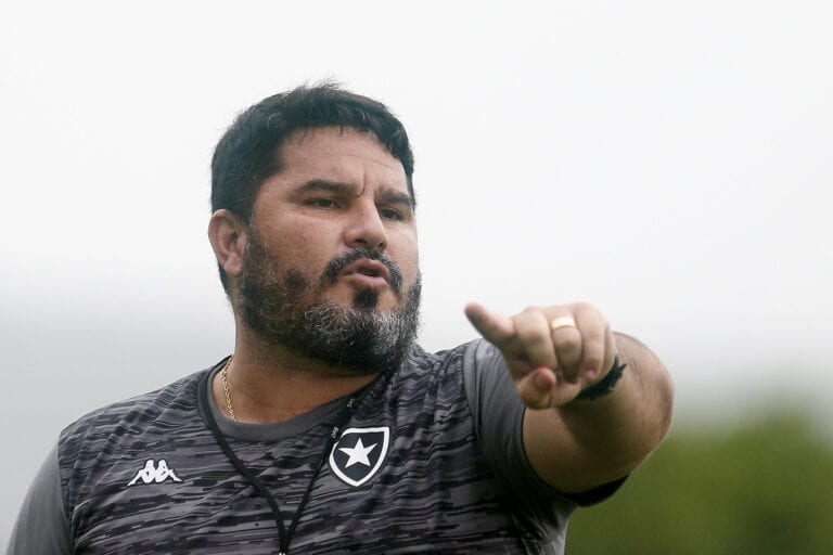 Barroca projeta dificuldades para o Botafogo contra o Corinthians