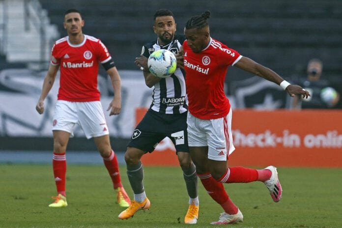 Botafogo visita o Internacional em reestreia de Eduardo Barroca