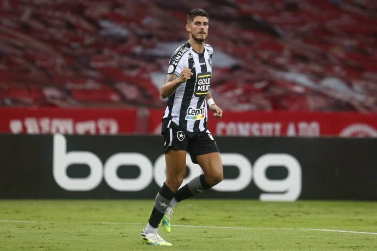 Pedro Raul analisa polêmica na derrota do Botafogo para o Internacional