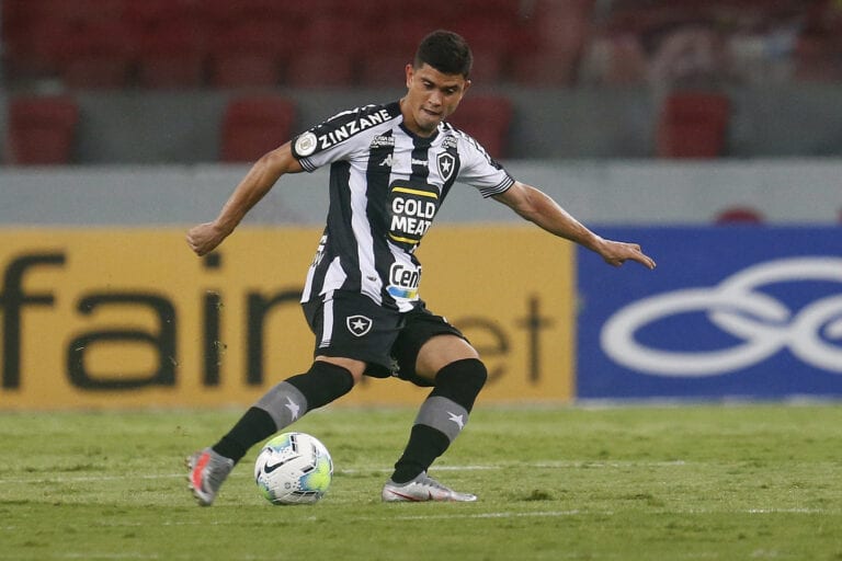 Túlio Lustosa vê culpa de Kevin em lance polêmico do Botafogo