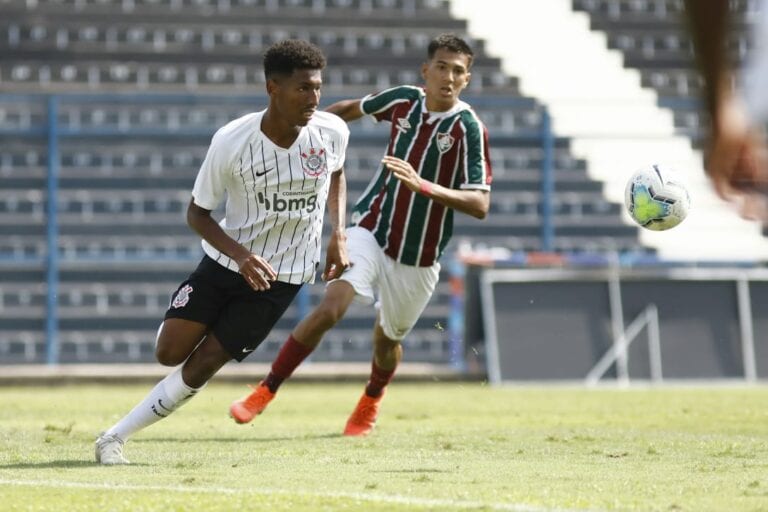 Corinthians perde em casa e Fluminense vira líder do Sub-23