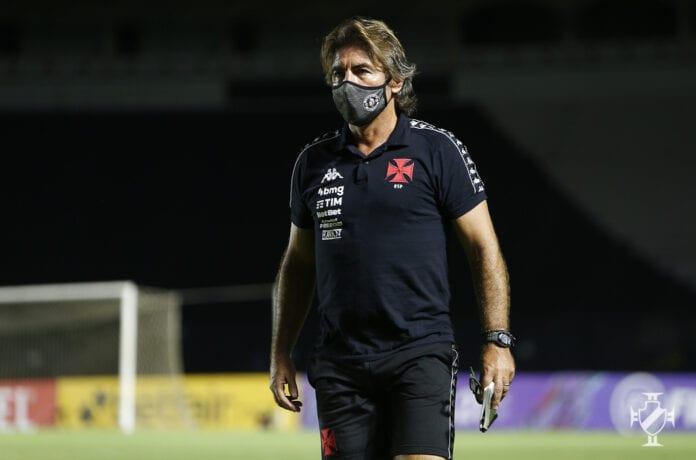 Sá Pinto se despede do Vasco: “Levo o clube no meu coração”