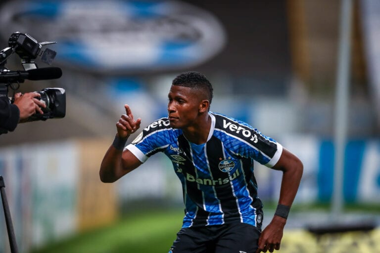 Cruzeiro oferece Orejuela ao Flamengo