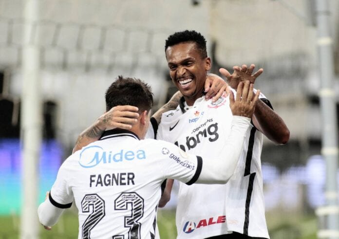 Corinthians atropela o Fluminense e entra de vez na briga pelo G6
